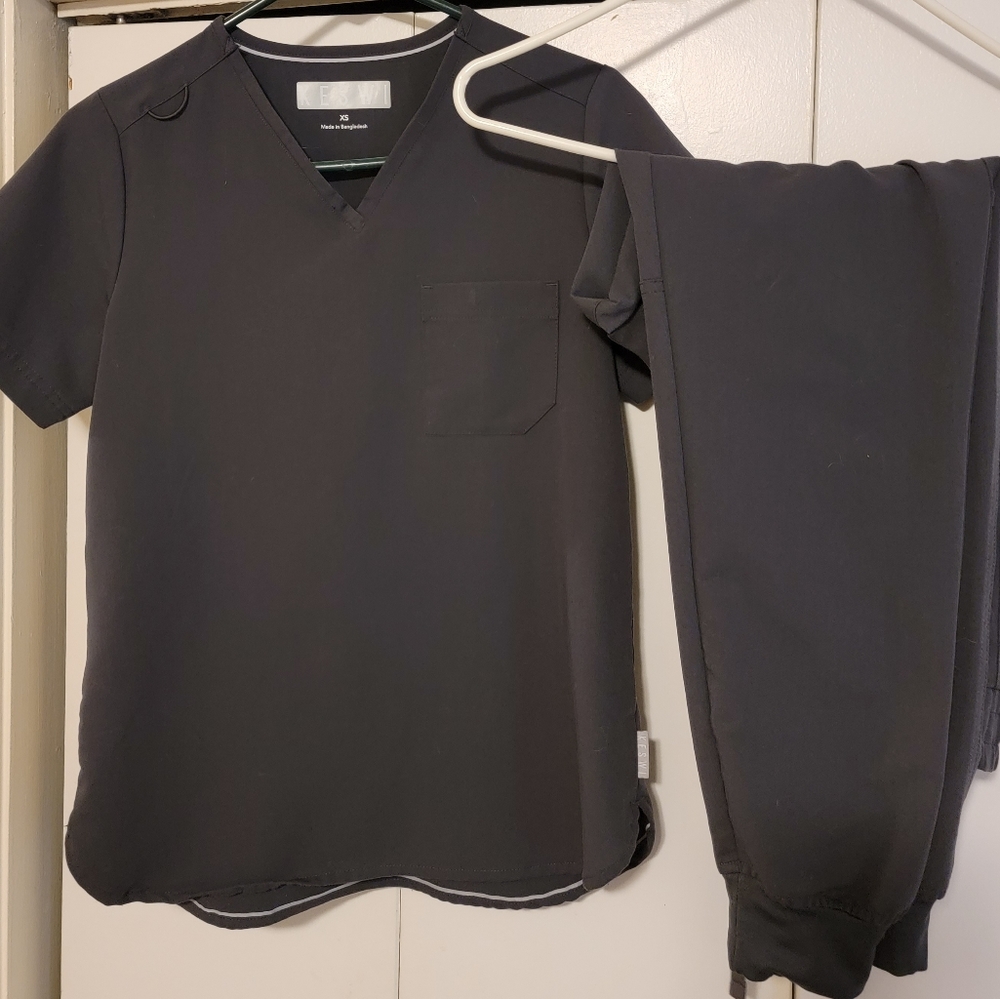KESWI Women's Scrubs